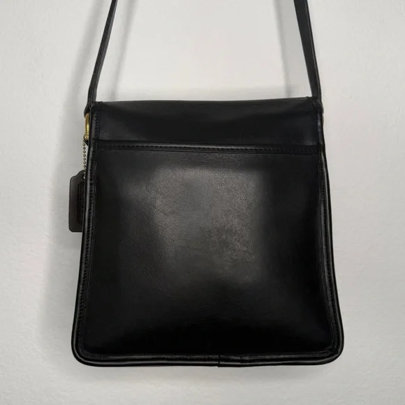 Coach Vintage Shelton Black Glove Tanned Leather Crossbody Bag Brass Hardware - Picture 6 of 11